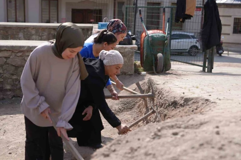 Konuralp’e destek devam ediyor