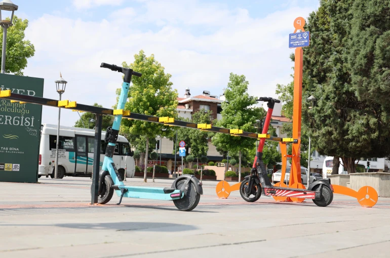 Konya Büyükşehir, Avrupa Bisiklet Başkenti Konya’da e-Skuter park noktalarını hizmete sundu