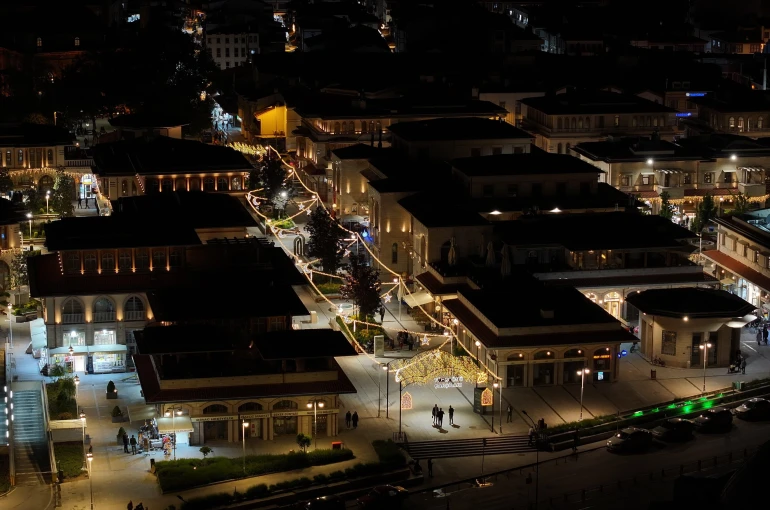 Konya Büyükşehir Kurban Bayramı coşkusunu şehir süslemelerine yansıttı