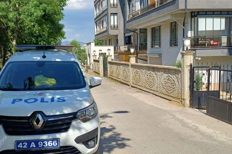 Konya'da balkondan düşen 11 yaşındaki çocuk ağır yaralandı