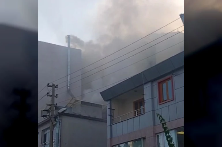 Konya’da Korkutan Yangın: İşyerleri Tahliye Edildi