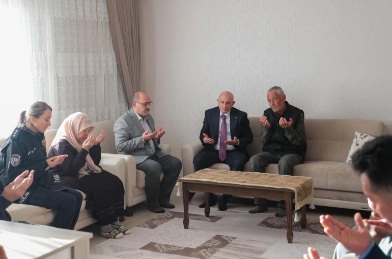 Konya Emniyet Müdürü Polis ailelerini ziyaret etti