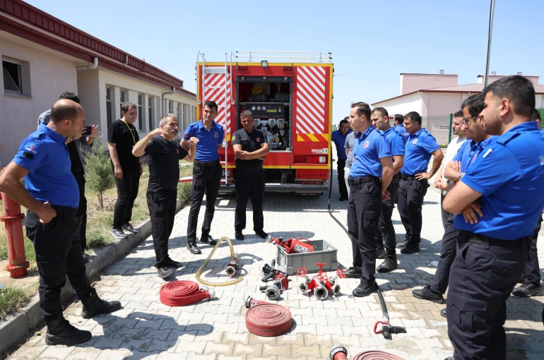 Konya İtfaiyesi’nin yangına müdahale eğitimleri sürüyor