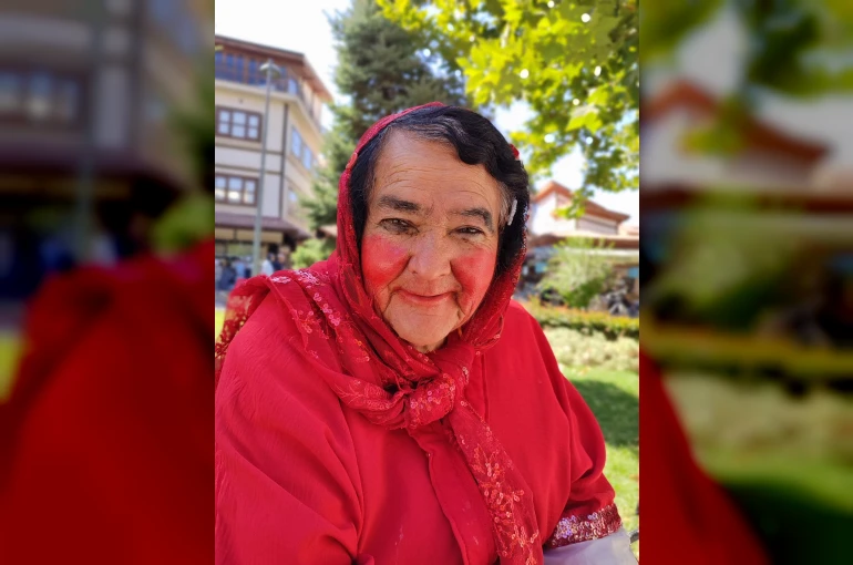 Konya'nın ‘Kırmızılı Kadını’ hayatını kaybetti