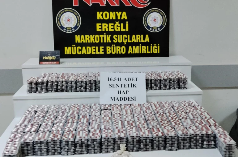 Konya polisinden zehir sevkiyatına darbe: Binlerce hap ele geçirildi