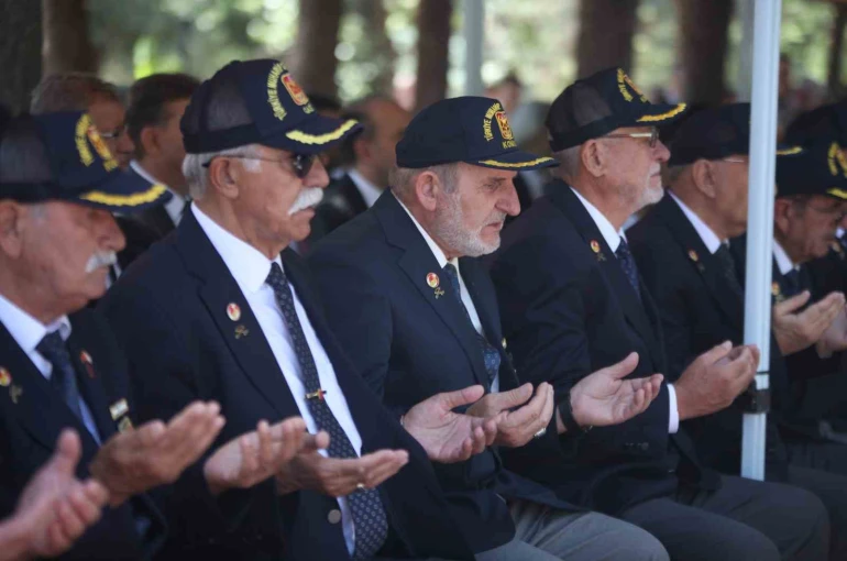 Konya’da 15 Temmuz etkinliklerinde Şehitlik ziyaret edildi