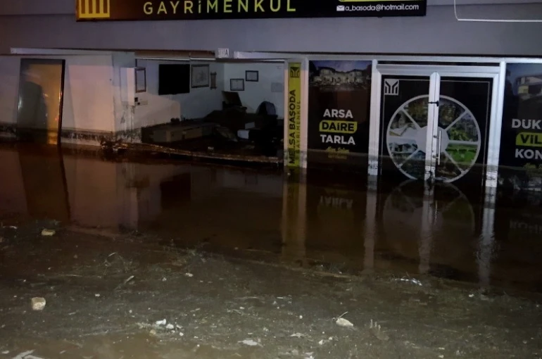 Konya’da dağlık alandan gelen sel etkili oldu