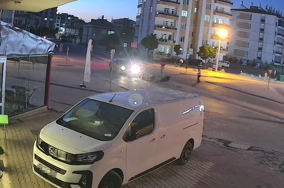 Konya’da otomobille çarpışan motosikletli yaralandı