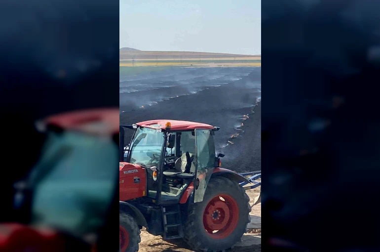 Konya’da tarla yangını: 500 dekar ekili alan kül oldu