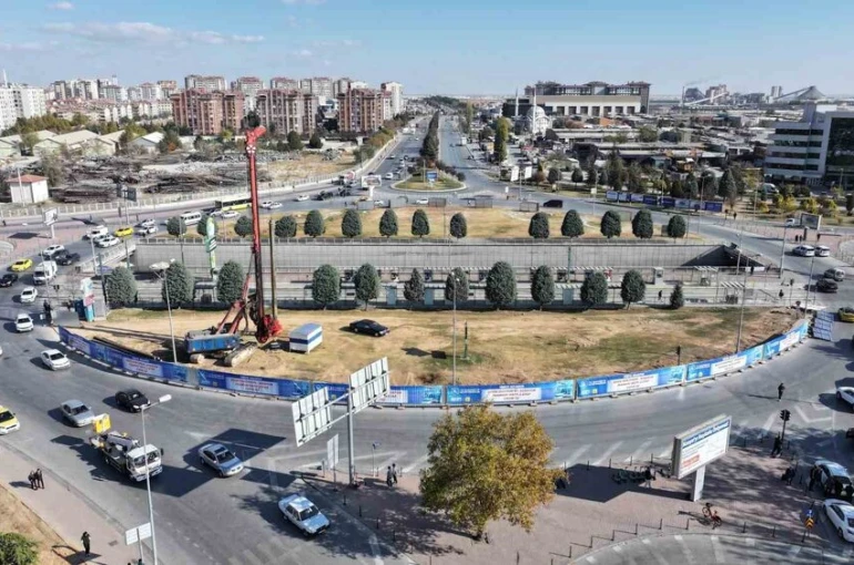 Konya’da yeni tramvay hattı kapsamında Otogar Kavşağı’nda düzenleme çalışması başladı 