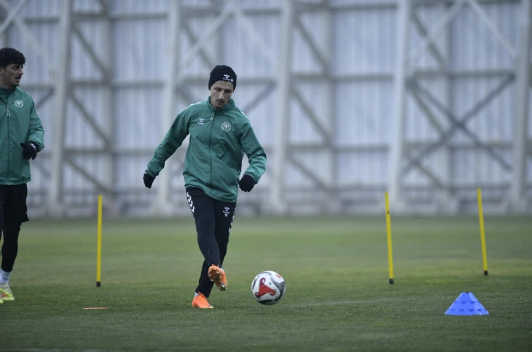 Konyaspor Antalya kampı için yola çıkıyor! İkinci yarı hazırlıklar başladı