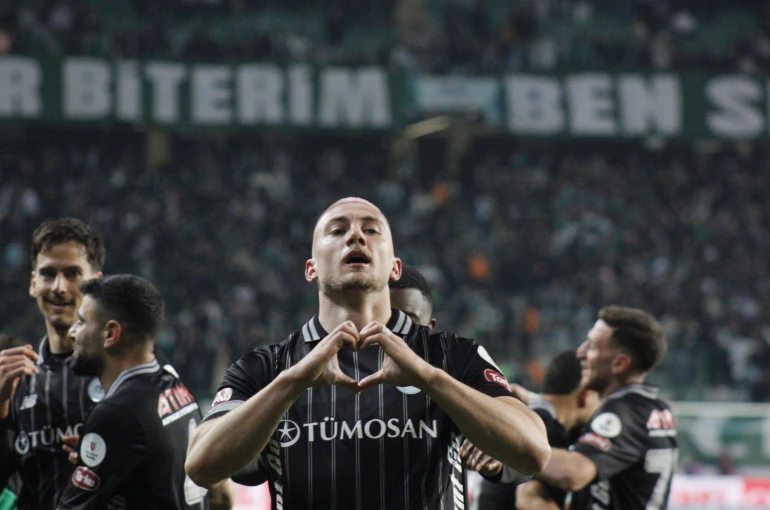 Konyaspor’da Blaz Kramer fedakarlığı: Menisküsüne rağmen oynuyor!
