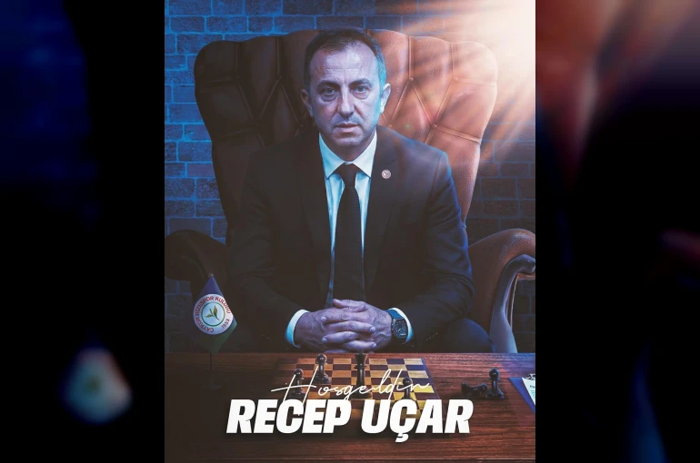 Konyaspor'un eski Teknik Direktörü yeni takımı ile resmen anlaştı
