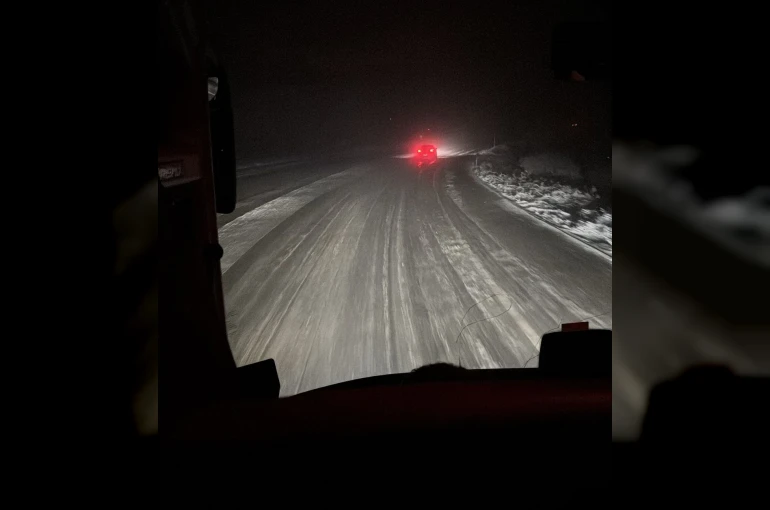 Kop Geçidi’nde tipi ve fırtına etkili oluyor