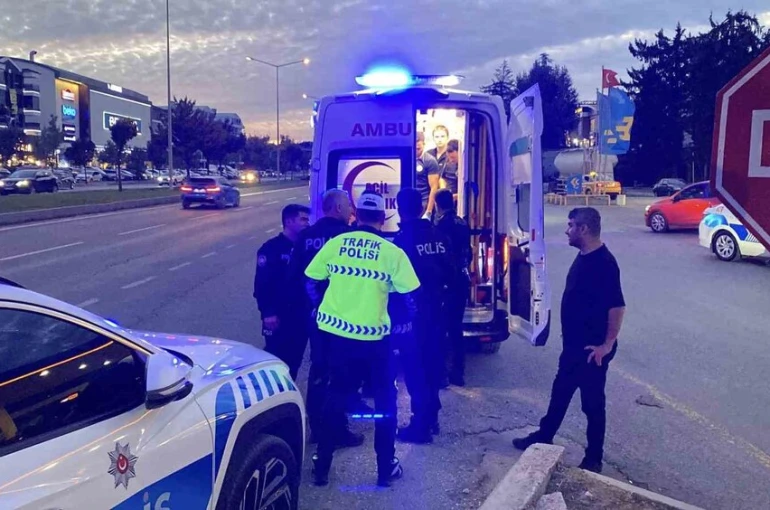 Köprüye çıkan şahsı polis ikna etti