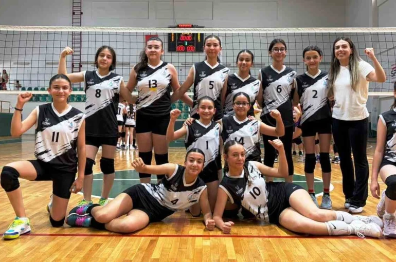 Körfez Gençlerbirliği midi kızları namağlup şampiyon oldu