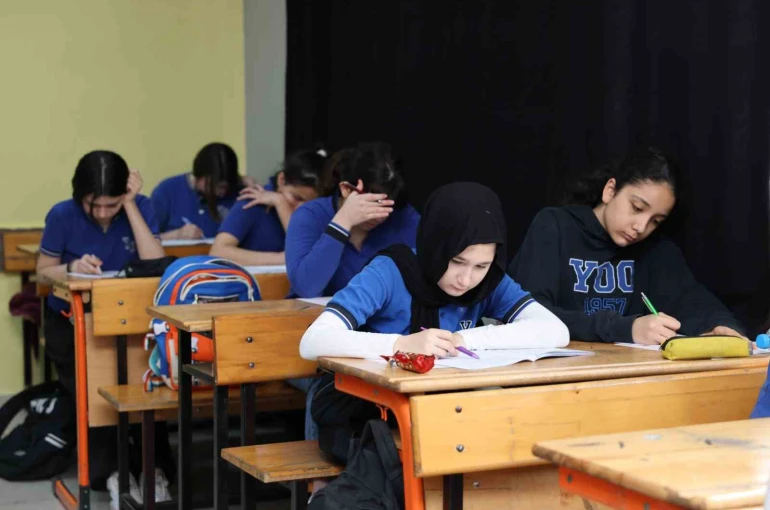 Körfez’de 4 bin 777 öğrenciye ücretsiz deneme sınavı desteği