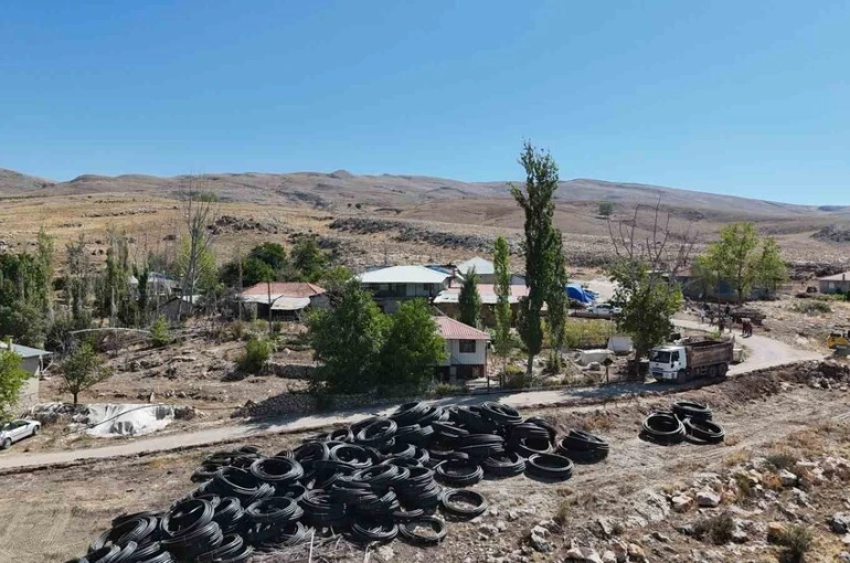 Korkuteli Manay’da içme suyu hattı yenileniyor