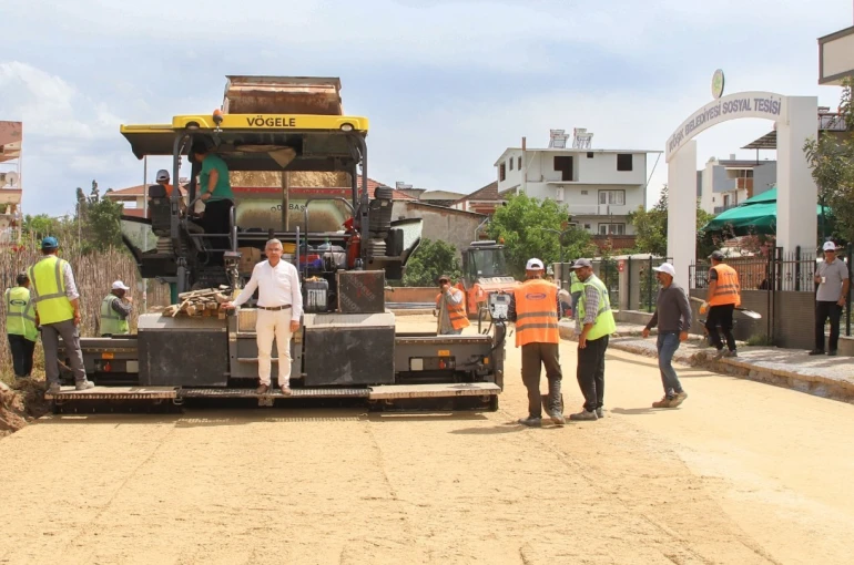 Köşk’te altyapısı tamamlanan yollarda asfalt öncesi çalışma başladı 