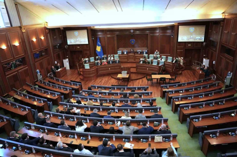 Kosova’da halk, 7 Haziran’da erken genel seçimler için sandık başına gidecek