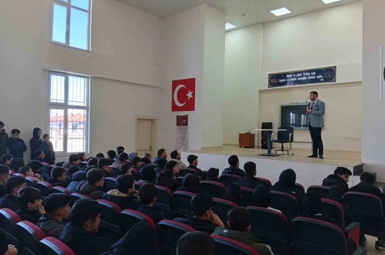 Kovancılar’da Ramazan-ı Şerif Konferansı