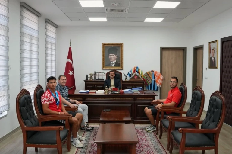 Köyceğiz Kaymakamı Kumcu, Dünya Şampiyonu Karahan’ı ağırladı