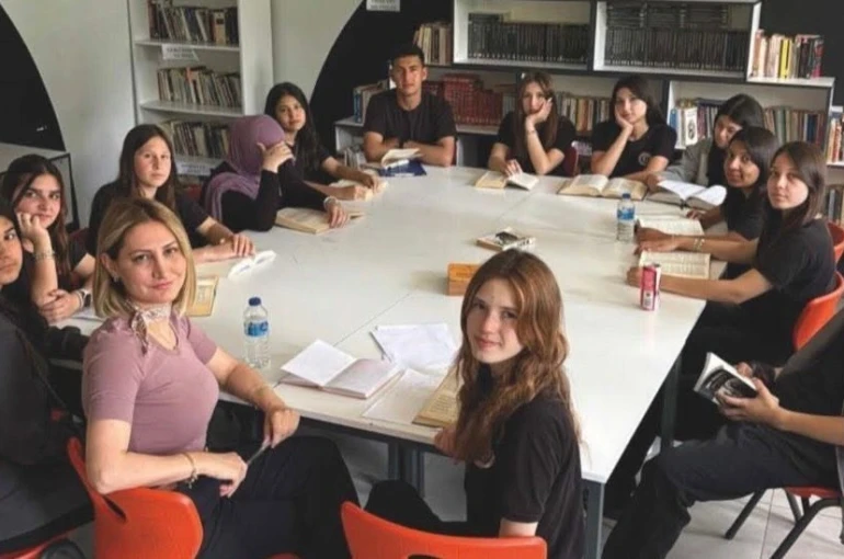 Köyceğiz Naip Hüseyin Anadolu Lisesi dijital dergi birincisi