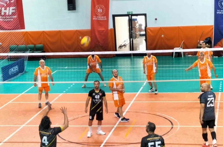 Köyceğiz veteran voleybol etkinliği tamamlandı
