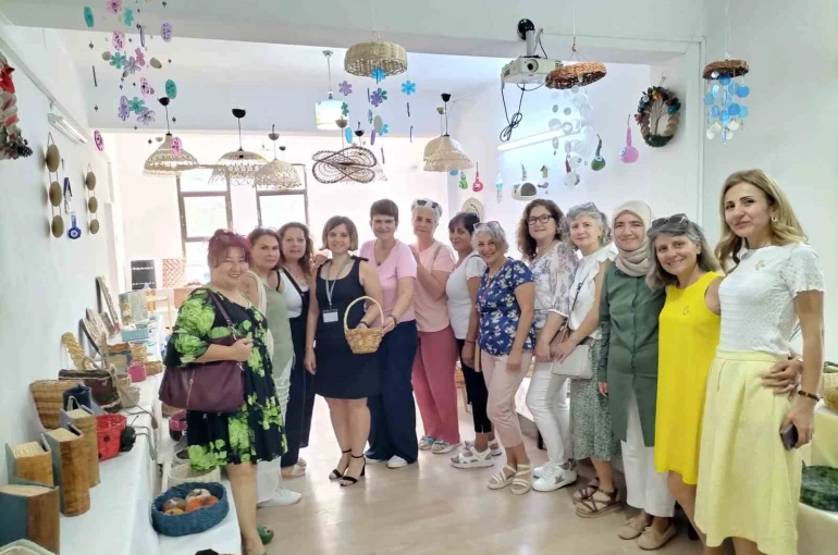 Köyceğiz’de atık kağıtlar sanata dönüştü