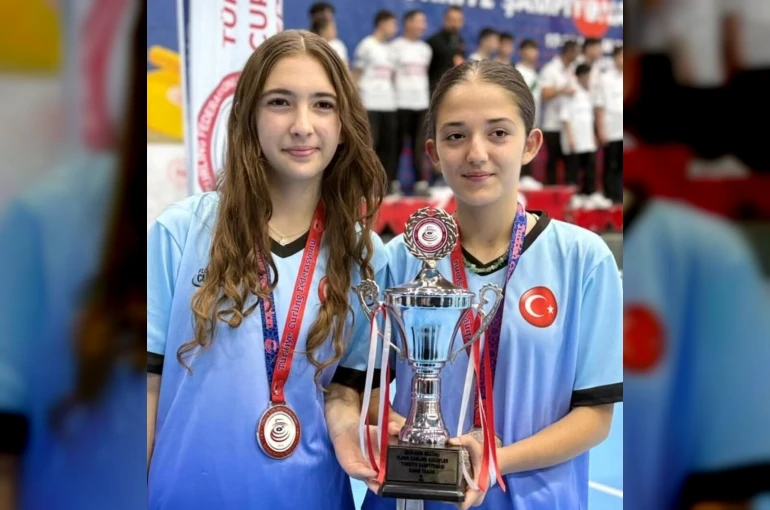 Köyceğiz’den iki sporcu Floor Curling Milli Takım kampına seçildi