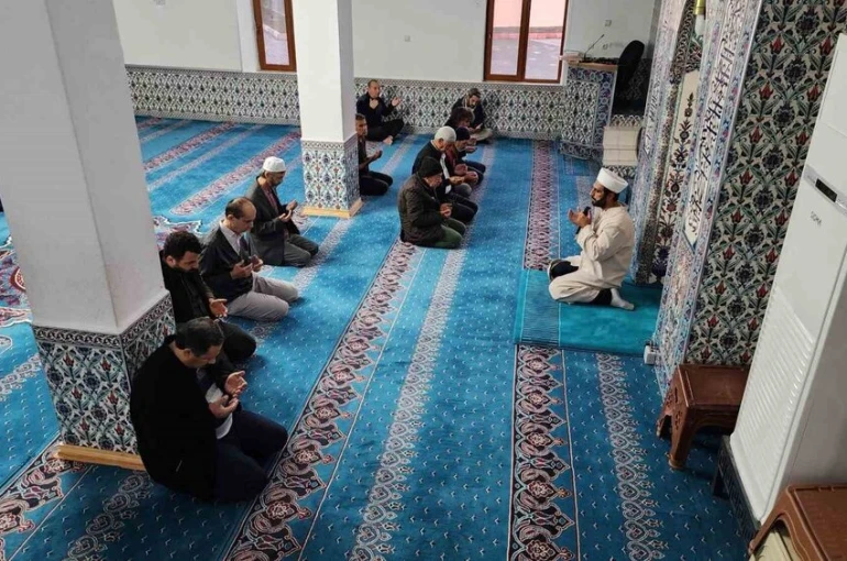 Köyceğizli vatandaşlar sabah namazında bir araya geldi