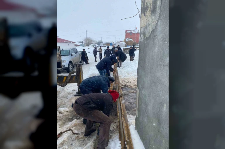 Köyün içme suyu şebekesindeki arıza giderildi 