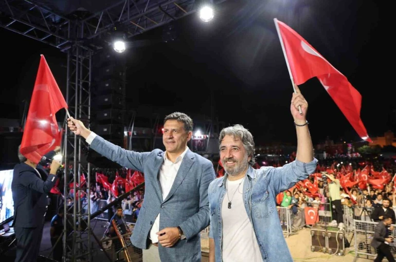Kozan’da Ali Kınık konser verdi