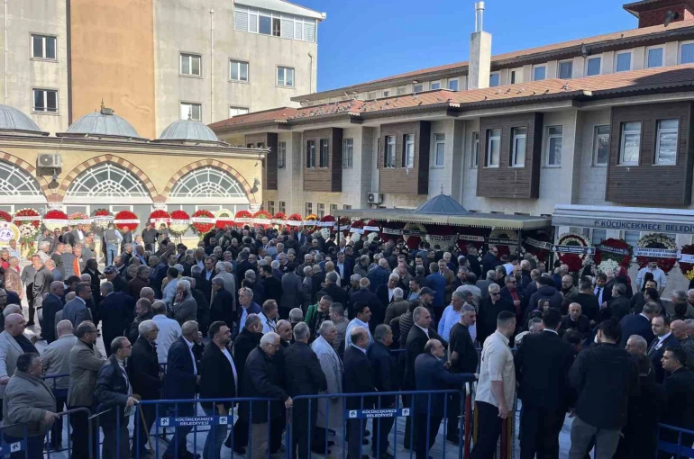 Küçükçekmece Belediye Başkanı Çebi’nin kardeşi Ömer Çebi son yolculuğuna uğurlandı