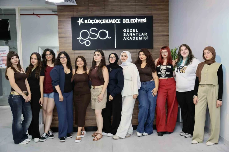 Küçükçekmece Belediyesi güzel sanatlar öğrencilerinden gururlandıran başarı