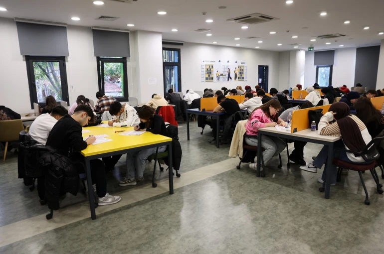 Küçükçekmece Belediyesi’nden gençlere ücretsiz YKS hazırlık kursu 