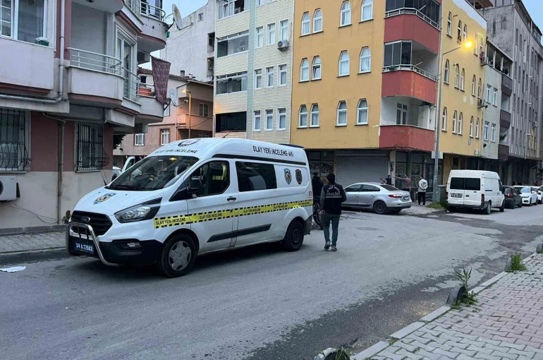 Küçükçekmece’de husumetliler arasında silahlı çatışma: 1 yaralı