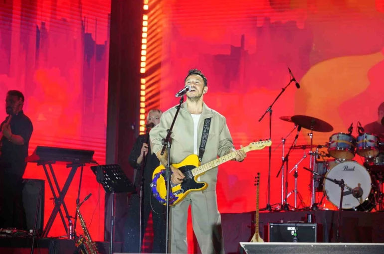 Kültür Yolu Festivali: Buray konserinde kavga