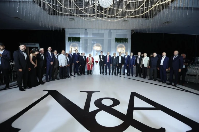 Kulular ailesinin mutlu günü