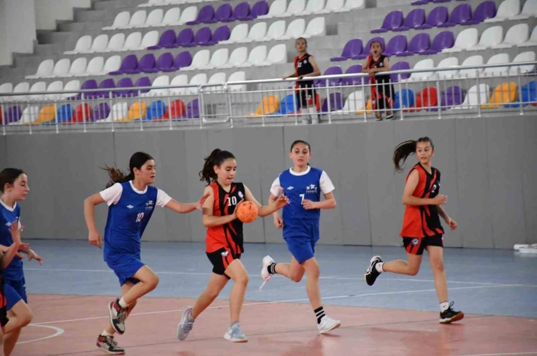 Kulüpler Hentbol Minik Kızlar İl Birinciliği Müsabakaları tamamlandı