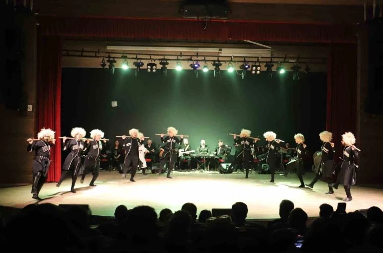 Kür Nehri’nin kadim hafızası sanatın estetiğiyle buluştu: ARÜ’de "Kültür Nehri Kür" esintisi