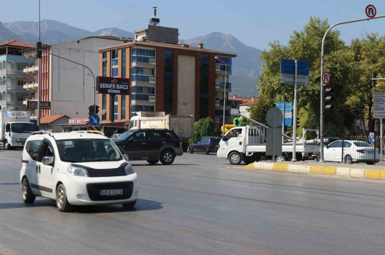 Kural tanımaz trafik magandaları kazaya davetiye çıkarıyor 