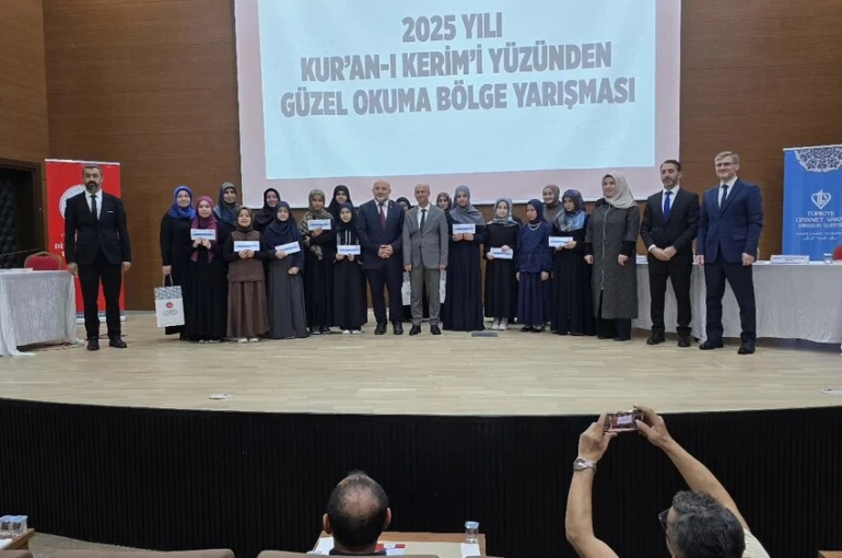Kur’an-ı Kerim’i güzel okuma yarışmasında bölge birinci ve ikincisi Amasya’dan