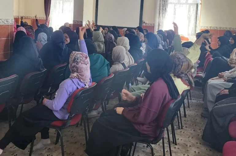 Kur’an kursu öğrencilerine kırmadan konuşmanın önemi anlatıldı
