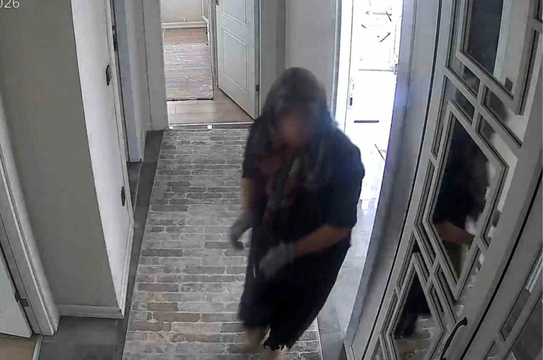 Kurbanlık parası çalındı: Şüpheli eldiven giyidi ama kamera detayını unuttu