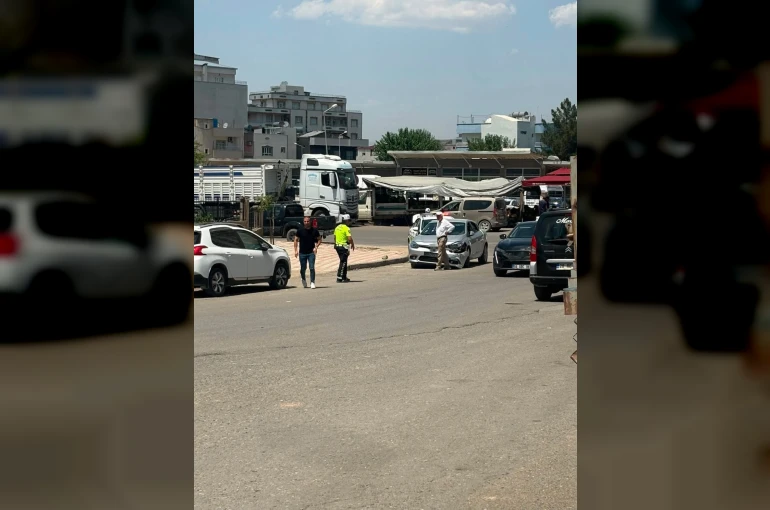 Kurtalan’da maddi hasarlı trafik kazası