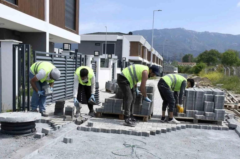Kuşadası Belediyesi’nden Davutlar Mahallesi’ne kesintisiz hizmet