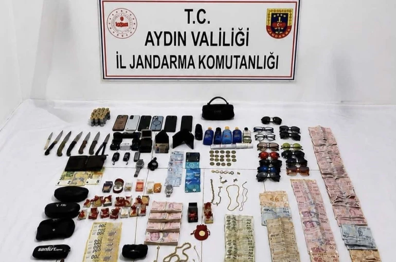 Kuşadası sahilinde seri hırsızlık şüphelisi suçüstü yakalandı