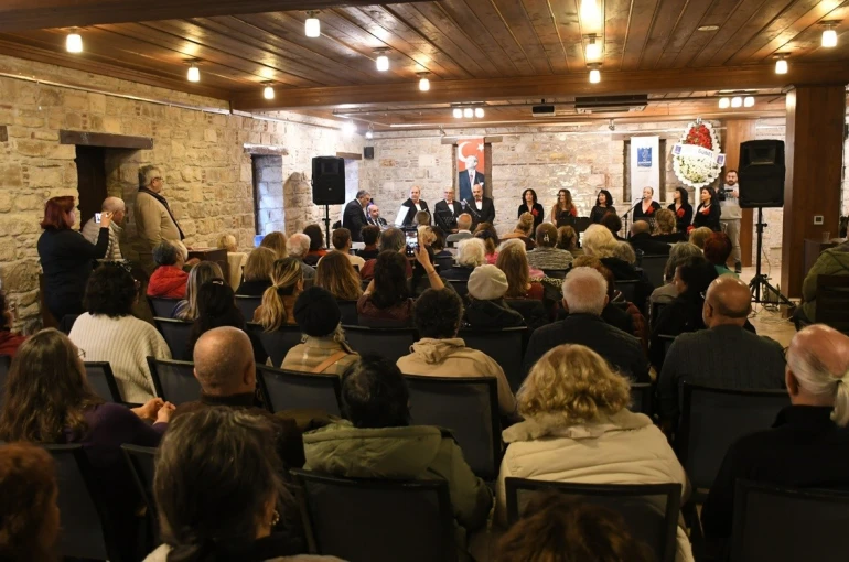 Kuşadası Sevgililer Günü’nü İbramaki Sanat Galerisi’nde müzikle karşıladı