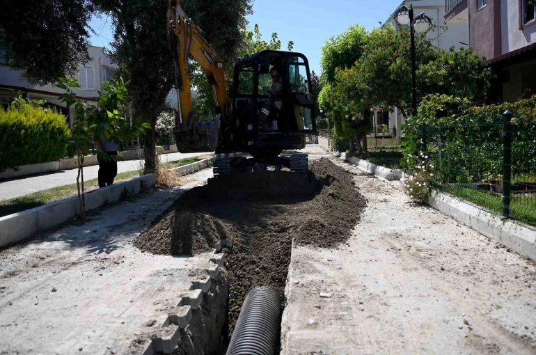 Kuşadası’nda 294 metrelik yağmur suyu hattı çalışması başladı